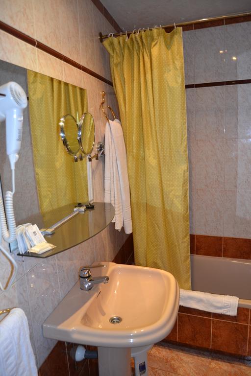 Hostal Don Juan I Алькала-де-Енарес Номер фото
